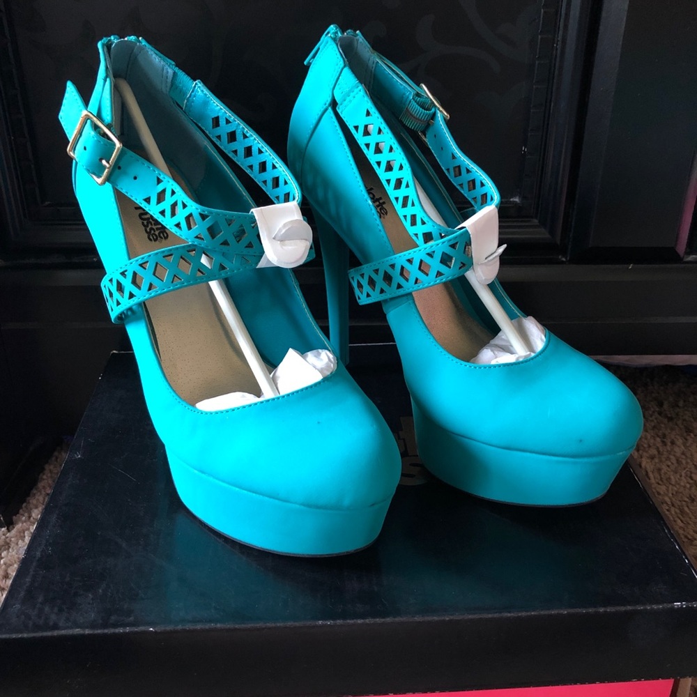 New Unused Teal Charlotte Russe Heels